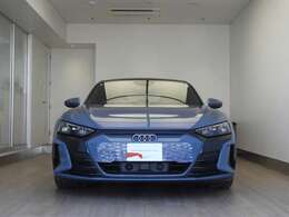 ☆時代の先端を行くテクノロジーと、感性を刺激するエモーショナルなデザインを両立したAudiの理想を体現する電気自動車のフラッグシップモデル☆
