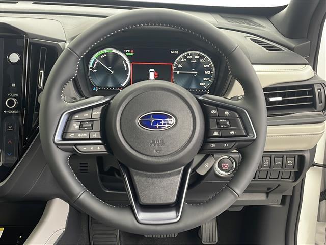 【ステアリング】軽い力で扱いやすいハンドルです。除菌プランいれていただくとさらに快適に！清潔なお車はお子様にも安心ですね！