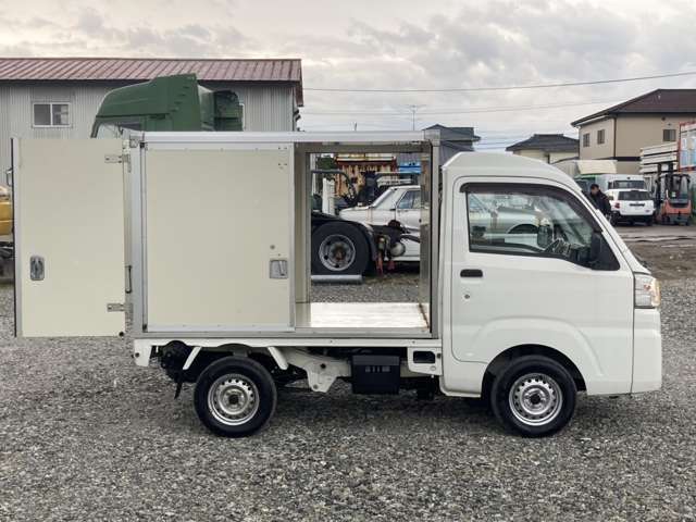 中古車は故障が・・・というお客様に！保証プランをご用意致しております♪　ライト、スタンダード、プレミアムの3つのプランから選べます♪