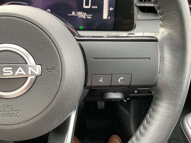 BluetoothやAppleCarPlay、Android autoでスマホを繋げておくとボタンひとつで電話に出ることができます♪