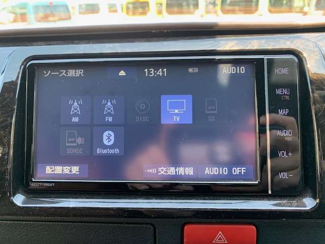 純正SDナビ！フルセグTV！ミュージックサーバー付、DVD再生、ブルートゥース付！駐車時には必須アイテムのバックカメラも付いております！