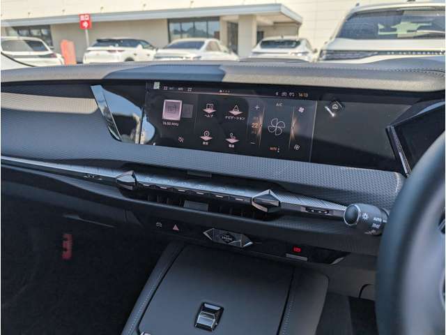 Apple CarPlay/Android Autotに対応したタッチスクリーン/Bluetooth接続によるミュージックプレイヤー接続/ハンズフリー通話