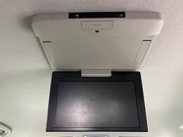 【フリップダウンモニター】大画面モニターで後席でもエンタメをお楽しみいただけます。小さなお子様にも大人気の装備です♪