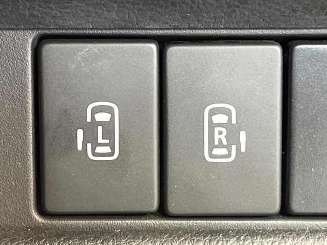 【両側パワースライドドア】スマートキーや運転席のスイッチで後席両側スライドドアの開閉が可能♪電動だから力を入れてドアを開ける必要が無く、小さなお子様でも簡単に開け閉めでき快適です♪