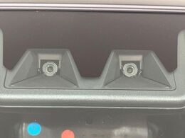 【スマートアシスト】走行中に前方の車両等を認識し、衝突しそうな時は警報とブレーキで衝突回避と被害軽減をアシスト。より安全にドライブをお楽しみいただけます。