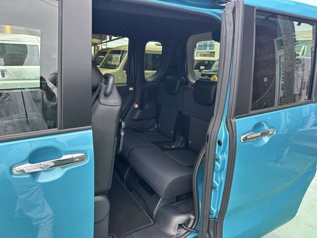 ★5年間新車保障★初度登録から5年間の新車保証が含まれています。長期間、安心してお乗り頂けます！保障費用は支払総額に含まれています！遠方のお客様は保証継承後、お近くのディーラーにて保証が受けられます！