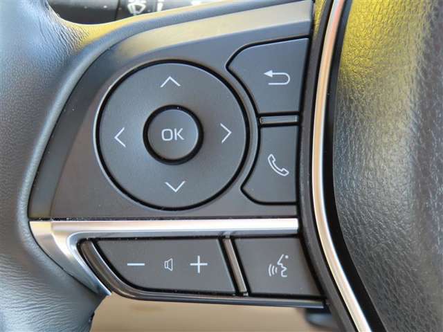ブルートゥースに接続すれば、スマホに入れている音楽が聞けたり運転中に電話がかかってきてしまった場合もハンドルから電話を取ることができます！