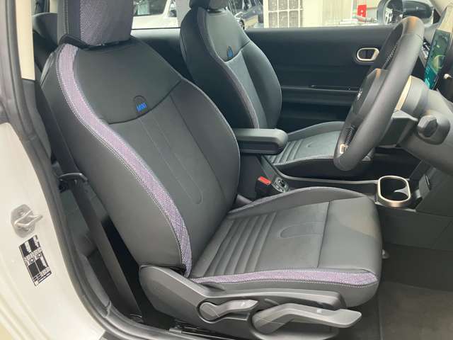 こちらのMINI認定中古車は整備・保証付きでございます。納車前整備費用はお見積書内に別途追加計上する事はございません。認定中古車整備・保証付きのお支払総額でお見積りご確認の上、他店とお比べください！！
