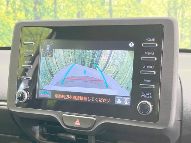 【バックカメラ】駐車時に後方がリアルタイム映像で確認できます。大型商業施設や立体駐車場での駐車時や、夜間のバック時に大活躍！運転スキルに関わらず、今や必須となった装備のひとつです！