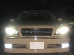 お車は年式なり以上に綺麗で程度が良いと思います。少々古いですが、普段使いに使える旧式車です。