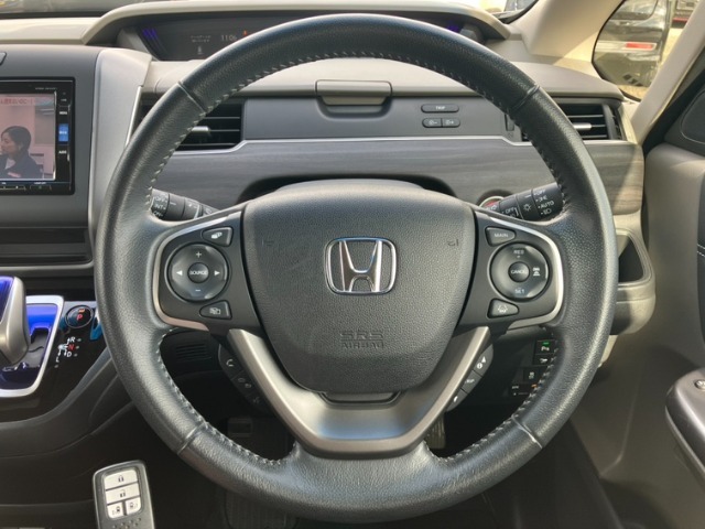 ☆HONDA　SENSING☆★衝突軽減ブレーキ・誤発進抑制機能・路外逸脱抑制機能など安心安全快適に運転できる装備を搭載しております★