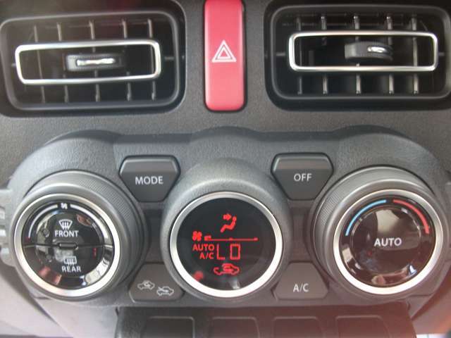 空調はダイアル式で楽々♪　フルオートエアコン☆