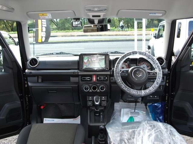 室内はブラック系のインテリア☆