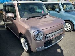 新しく入庫いたしました！当社自慢のお車です。まずはご覧になってください。