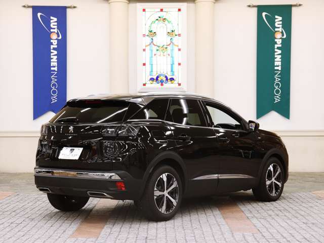 ボディーカラーは人気の「ペルラ・ネラ・ブラック」☆