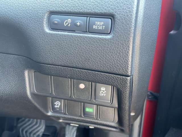 【運転席操作部】快適なドライブを楽しむための機能が装備されています！運転席から触れるので、使いやすいです！除菌プランいれていただくと、さらに清潔で安心していただけます！