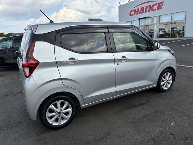 ☆チャンスの魅力6☆　チャンスでは、陸運支局指定の自社整備工場を完備しています。納車前の整備はもちろん、購入後の車検やアフターサービスもお任せ下さい！！自社整備スタッフが真心こめて作業させて頂きます。