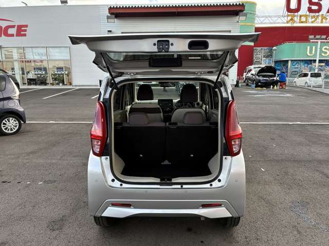 元気で明るいスタッフが丁寧に対応します。とにかくスタッフが明るい！！とても多くのお客様から、お褒めのお言葉、接しやすさでの高評価を頂いています。これからも日々、努力していきます。