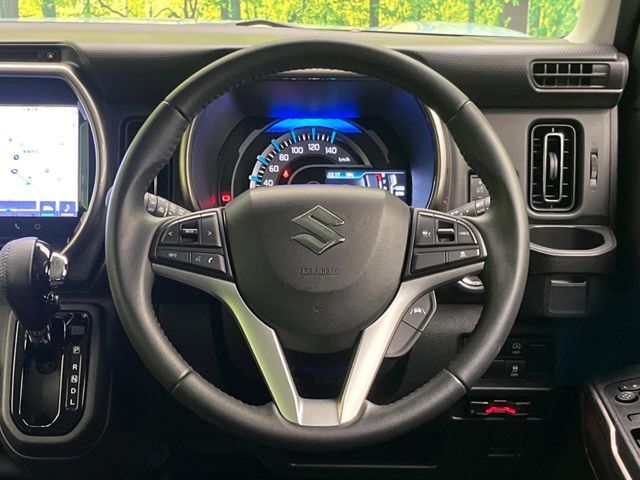 【純正革巻きステアリング】上質な革を使用することで、手にしっかり馴染みとても運転しやすいハンドルです♪