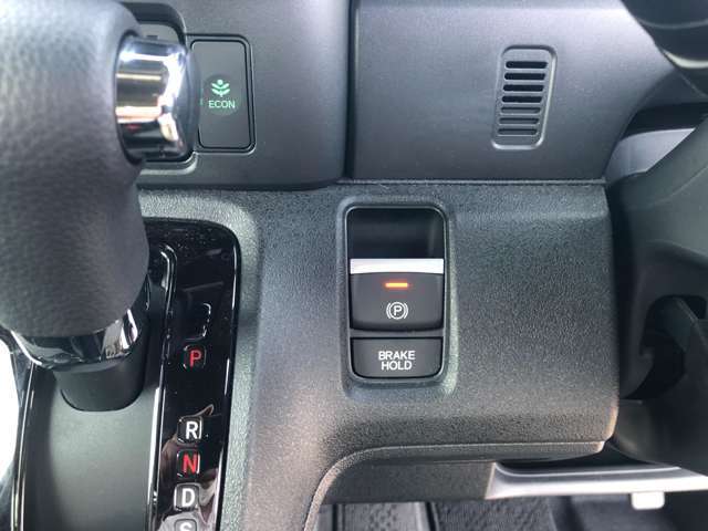 電子パーキングブレーキ搭載