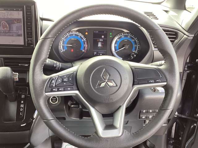 ハンドルを握りながらオーディオの操作ができます