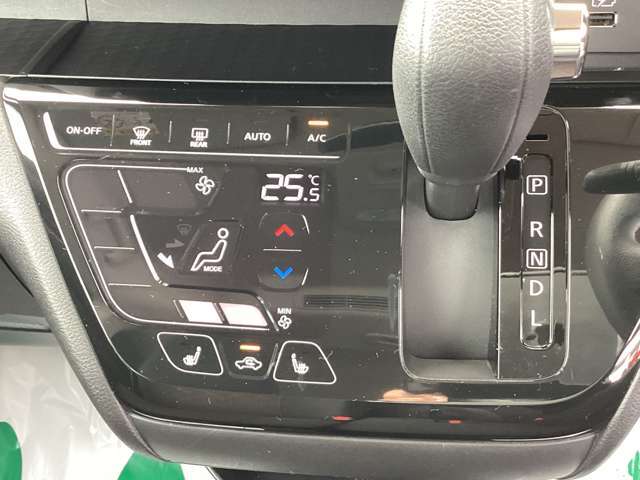 オートエアコンで快適室内空間を演出＆燃費のいいCVTミッション