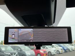 【アラウンドビューモニター】専用のカメラにより、上から見下ろしたような視点で360度クルマの周囲を確認することができます☆死角部分も確認しやすく、狭い場所での切り返しや駐車もスムーズに行えます。