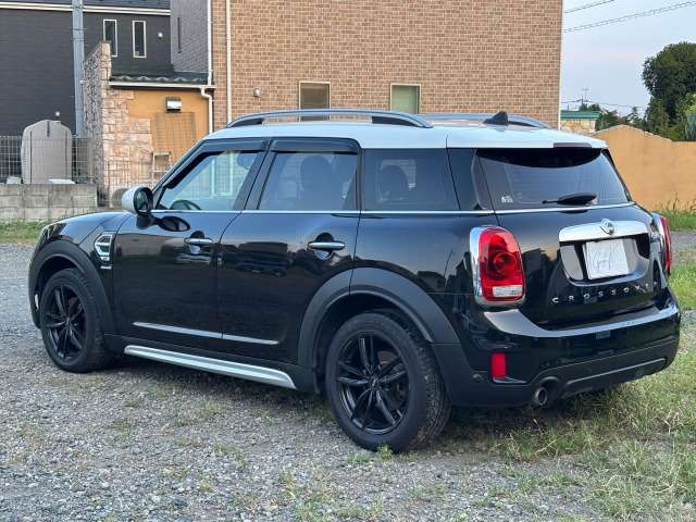 今まではクラブマンや5ドアを多く扱ってきましたがクロスオーバーもお客様からのご要望が多かったのも事実。