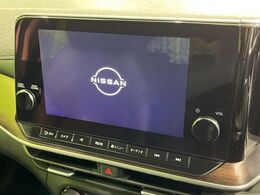 【純正ナビ】人気の純正ナビを装備。オーディオ機能も充実しており、Bluetooth接続すればお持ちのスマホやMP3プレイヤーの音楽を再生可能！毎日の運転がさらに楽しくなります！！