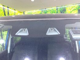 【デュアルカメラブレーキサポート】走行中に前方の車両等を認識し、衝突しそうな時は警報とブレーキで衝突回避と被害軽減をアシスト。より安全にドライブをお楽しみいただけます。