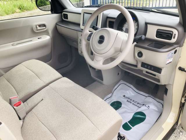 運転席の写真でございます。