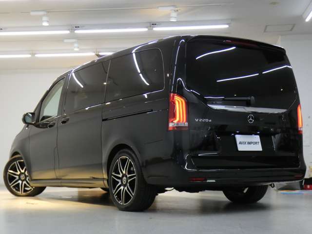 豪華装備エクスクルーシブシートパッケージ！！　安心の右ハンドル＆正規ディーラー車！！　事故歴ありません　Vクラス特有の使用感はとても少なく心地よい禁煙車輌にパノラミックスライディングルーフ＆