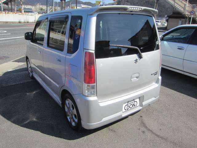 当店まで☆お車でお越しの場合は、名神京都東インターチェンジすぐ近く、国道1号線沿いにお店がございます☆電車でお越しの場合は、最寄り駅の山科駅まで送迎も致しておりますので、事前にお申し付け下さいませ☆