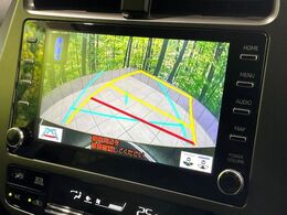 【バックカメラ】駐車時に後方がリアルタイム映像で確認できます。大型商業施設や立体駐車場での駐車時や、夜間のバック時に大活躍！運転スキルに関わらず、今や必須となった装備のひとつです！