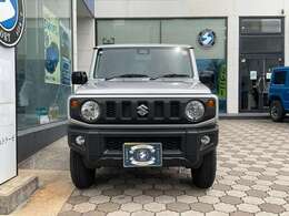 ボンネットの強度を高めるクラムシェルフード。