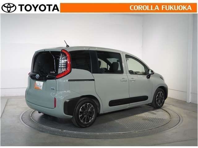 ロングラン保証は、1年間走行距離無制限のロングラン保証付。「カローラ福岡サービス認証工場」でサービスを受けられます。