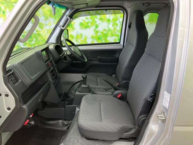 WECARSでは各商談席に大型モニターをご用意しております！見やすい大画面でゆったりと全国の在庫をご覧いただけます！是非ご来店お待ちしております！