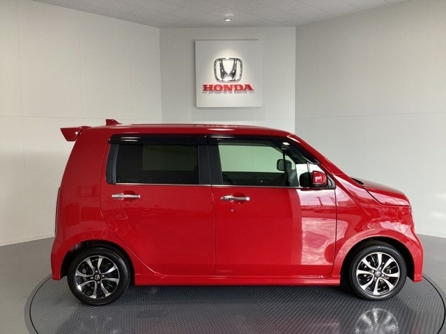 購入後も自社指定整備工場完備でお客様の愛車をしっかりサポート致します！御納車時には安全かつ安心してお乗り頂けるようホンダ専門知識を持つ整備スタッフが点検・整備・装備も説明をしてお渡ししております。