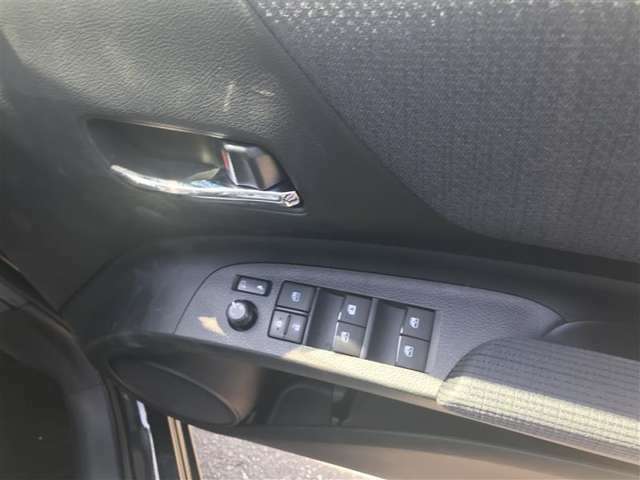 ■運転席側窓操作ボタンです！