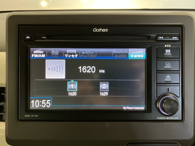 純正のリアカメラ付きオーディオ（WX211C）を装備しております。Bluetooth・ワンセグ・CDチューナー付きです。
