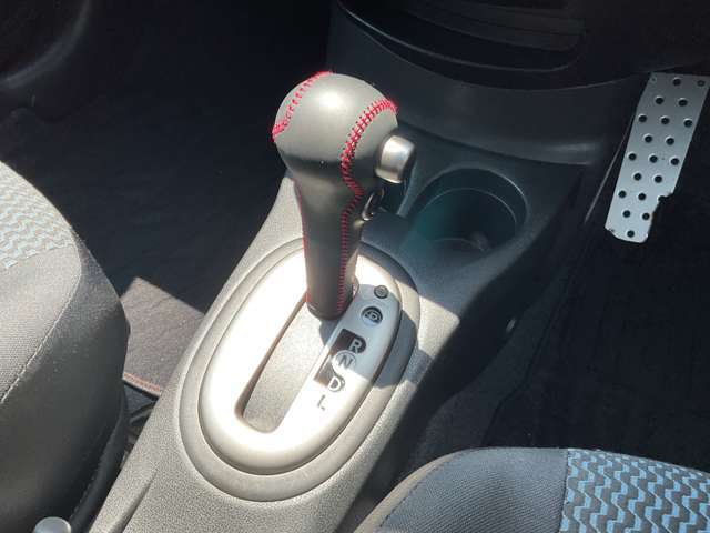 【 CVT 】　変速機はスムーズなCVTで加速時の息継ぎが無いのが特徴です。加速もいいし燃費もいい！