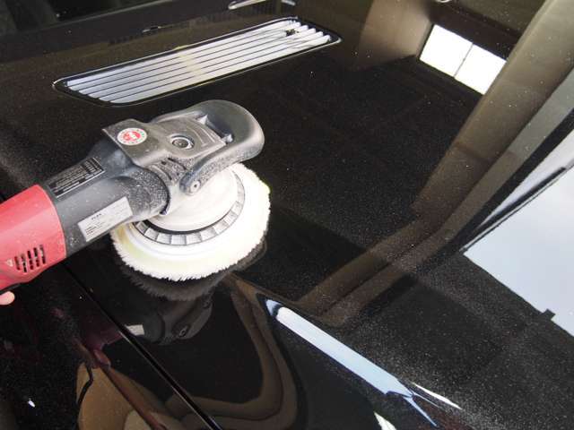 お引渡し時、全車ポリッシャーにて磨きますのでご一緒にお勧め致します。
