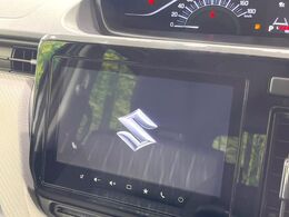 【純正ナビ】人気の純正ナビを装備。オーディオ機能も充実しており、Bluetooth接続すればお持ちのスマホやMP3プレイヤーの音楽を再生可能！毎日の運転がさらに楽しくなります！！