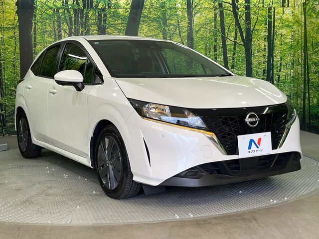 大好評のボディコーティング「弾スプラッシュコート」もご納車までに施工可能。通常のガラスコートと異なる、耐久年数6年の無機質ガラスコーティングが、ボディをキレイな状態に保ってくれます。