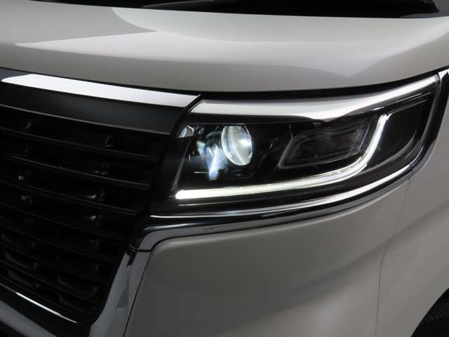 ☆夜間走行時も良好な視界を確保し安心して運転できる高照度のLEDヘッドランプを装備してます☆