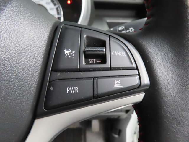 ☆クルーズコントロールはアクセルから足を離しても車速を一定に保つことが出来ます。ずっとアクセルを踏んでいる必要がないため、ドライバーの負担軽減に繋がります☆