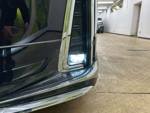 後部座席も気になるようなキズ・汚れやへたり等、大きなダメージはなく、良好な状態です。