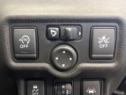 【エマージェンシーブレーキ】走行中に前方の車両等を認識し、衝突しそうな時は警報とブレーキで衝突回避と被害軽減をアシスト。より安全にドライブをお楽しみいただけます。