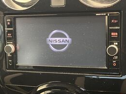 【純正ナビ】人気の純正ナビを装備。オーディオ機能も充実しており、Bluetooth接続すればお持ちのスマホやMP3プレイヤーの音楽を再生可能！毎日の運転がさらに楽しくなります！！