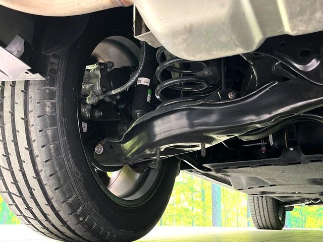 お車を安心してお乗りいただく為には、足回りの定期点検が欠かせません。サービスサポート（有償保証）では無料点検もご提供しており、安心のカーライフをお過ごしいただけるサポート体制が整っています。